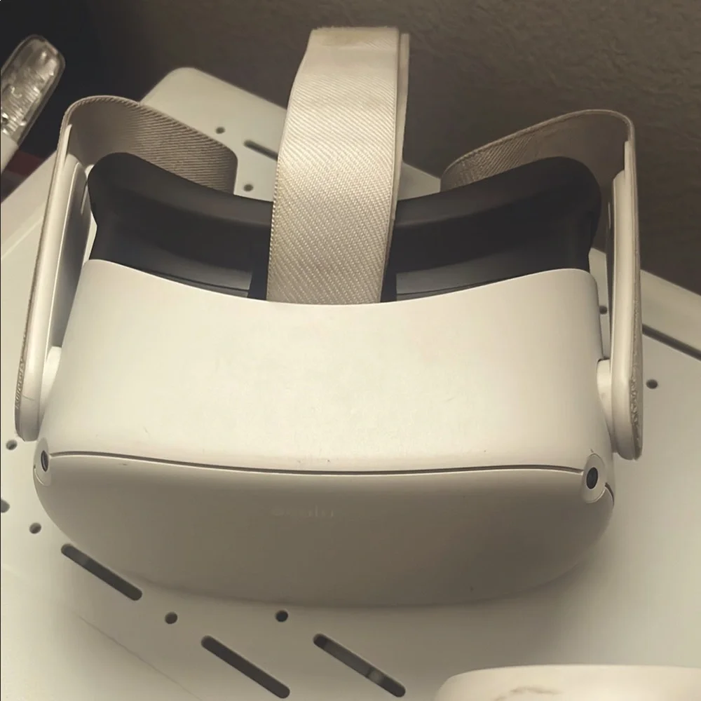 VR Headset - White